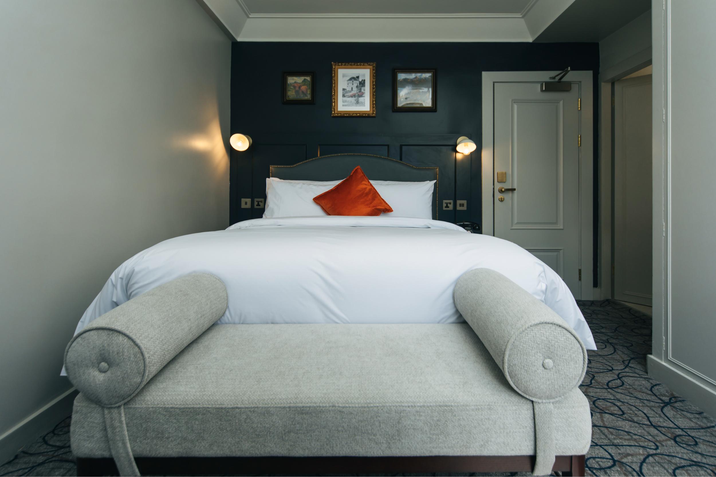 Standard Double Room (4)