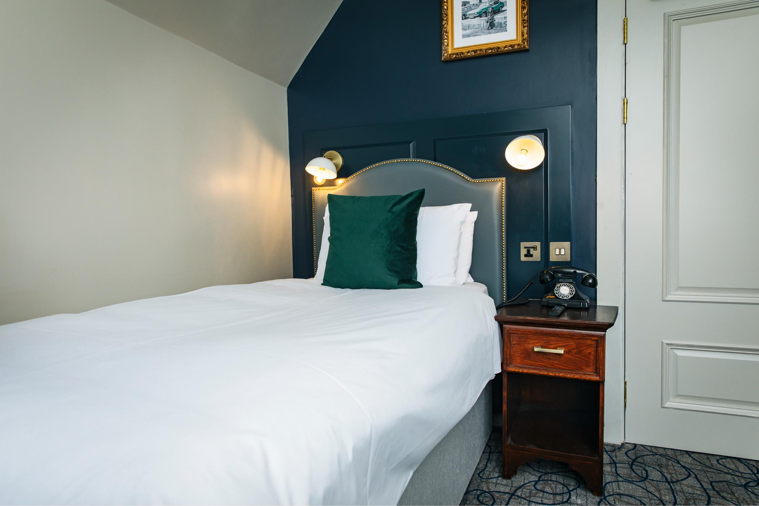Standard Single Room (2)